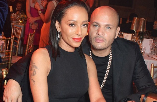 Bertengkar Hebat, Mel B Berpisah dari Suami