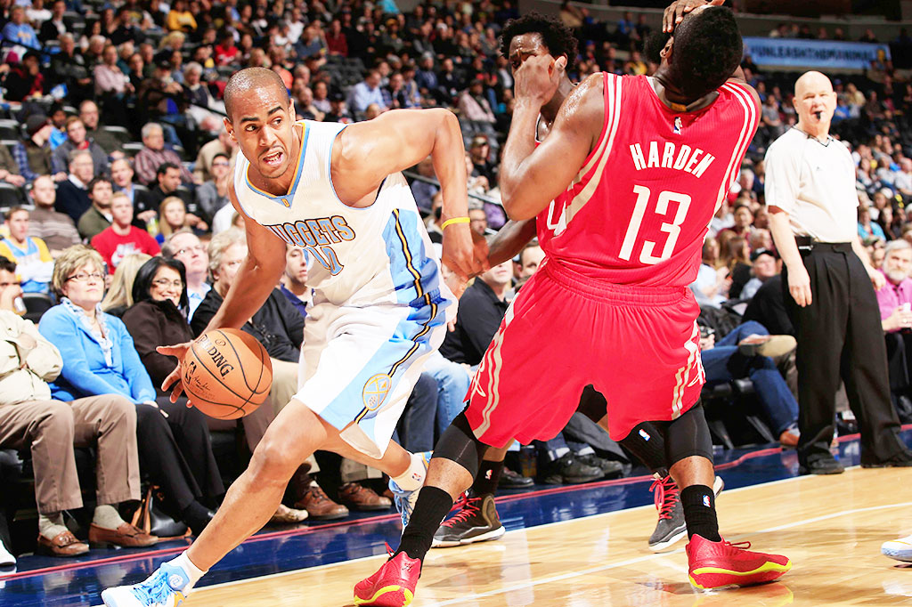 Rockets Kalahkan Nuggets 115-111