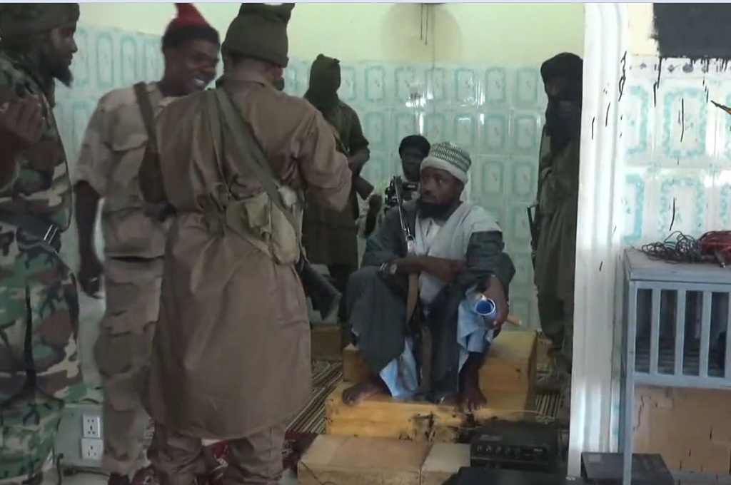 Kelompok Boko Haram terlihat dalam foto yang diambil dari sebuah video - AFP / HO / BOKO HARAM