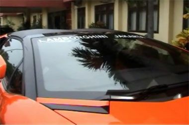 Polres Pasuruan Amankan Mobil Lamborghini Bernomor Pelat Bali