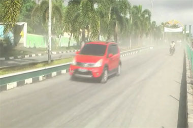 Gunung Gamalama Meletus Lagi, Abu Vulkaniknya Kini ke Timur 