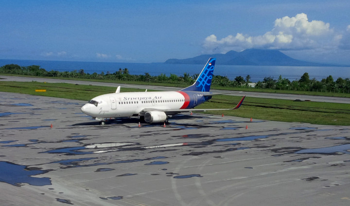 Bandara Ditutup, Warga Malut Gunakan Transportasi Laut