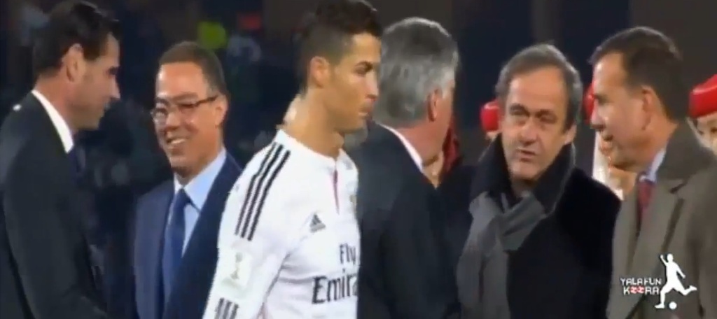 Ronaldo memutuskan untuk tak bersalaman dengan Platini (Google Image)