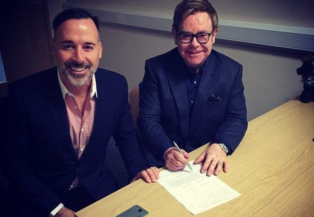 Elton John & David Furnish Resmi Menikah