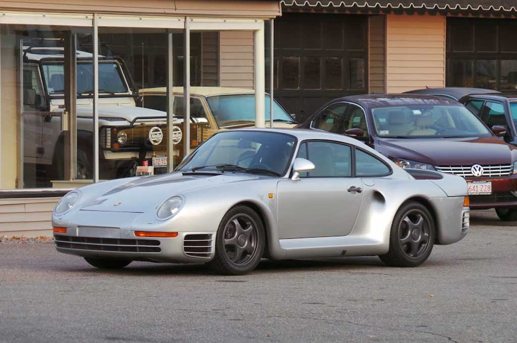 Porsche 959 tahun 1988 bakal dijual seharga US$1,45. 