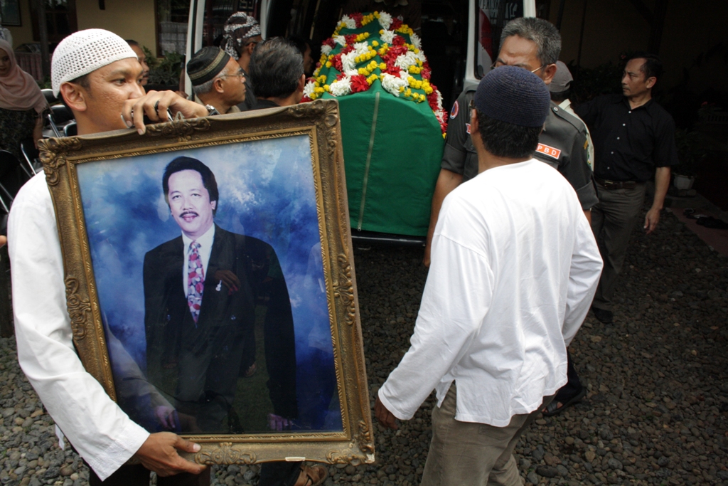 Aom Kusman meninggal pada 23 Desember 2011. Foto: Antara/Feri Purnama