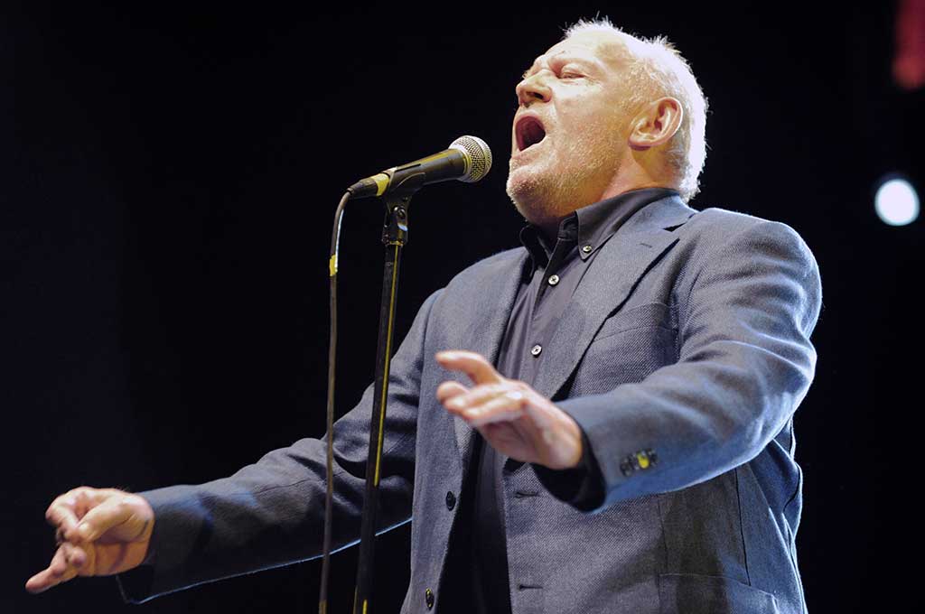 Legenda Rock n' Blues Joe Cocker Meninggal Dunia