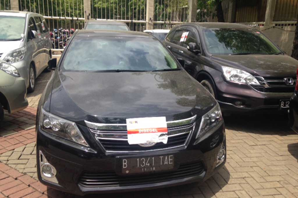 Salah satu mobil Fuad Amin yang disita (Foto:Mufti Sholih)