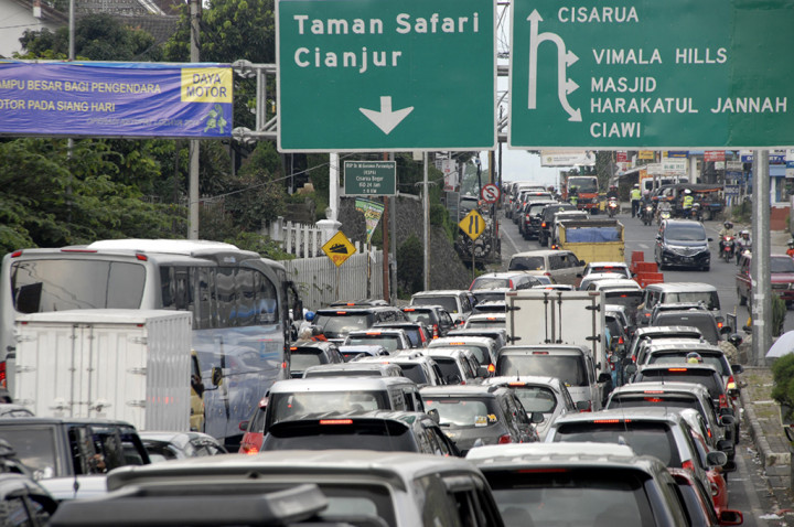 Jalur Puncak Ditutup 12 Jam Saat Malam Tahun Baru