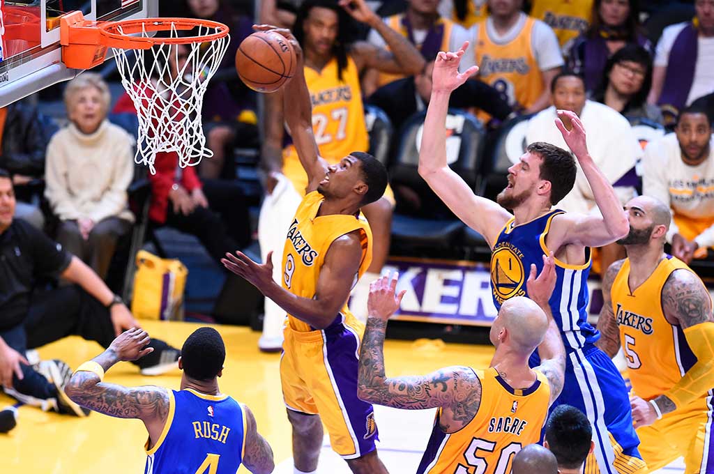 Lakers Kalahkan Warriors 115-105