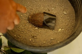 Kuncen TPU Tasikmalaya Temukan Dua Granat Aktif