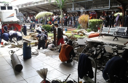 Sebab Lokomotif Tabrak Peron di Stasiun Kota Belum Dapat Dipastikan