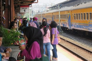 Jumlah Penumpang Kereta dari Stasiun Senen Naik