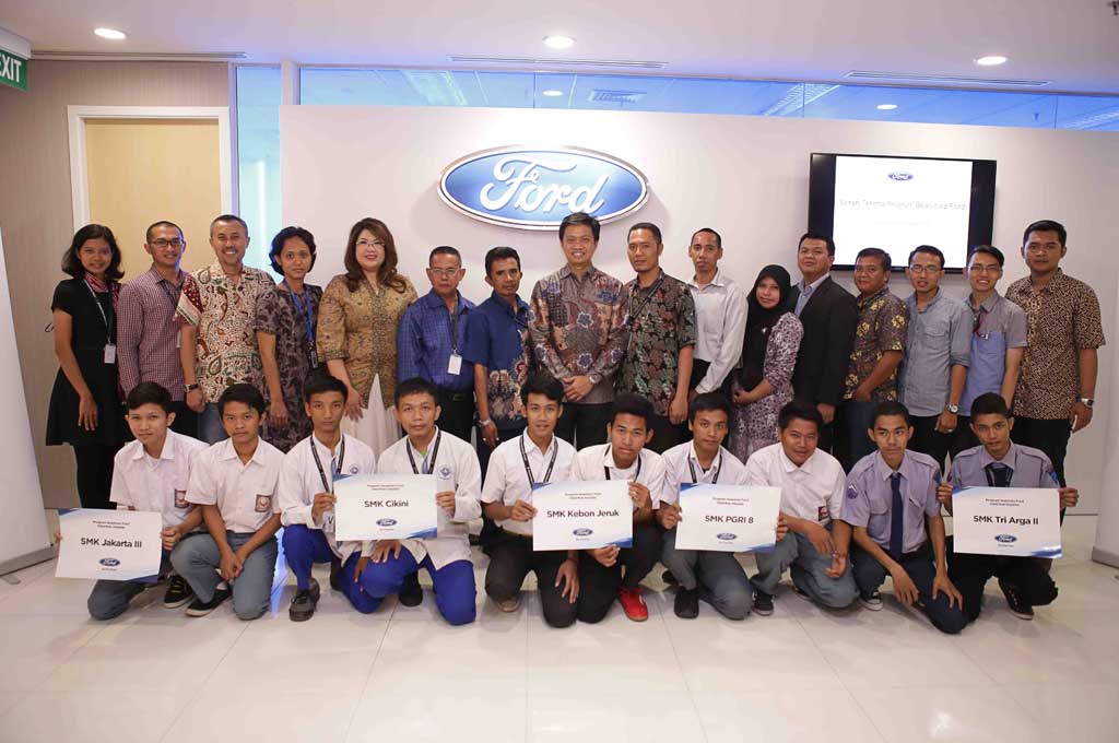 Ford Kucurkan Beasiswa Pendidikan di Jakarta