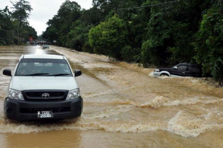 Selama 40 Jam, 100 Korban Banjir Malaysia Kelaparan