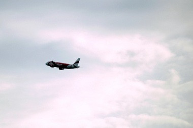 Pengamat Penerbangan: AirAsia QZ8501 Terbang Terlalu Lamban 