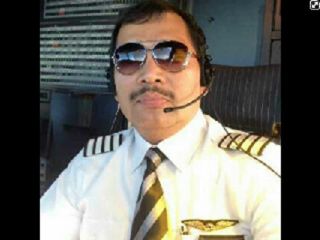 Pilot AirAsia QZ8501 Janji Beri TV Dinding untuk Si Sulung 