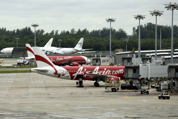 Pencarian Pesawat AirAsia Diperluas Hingga 13 Blok