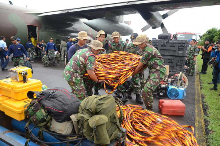TNI AL Persiapkan Alat Selam  