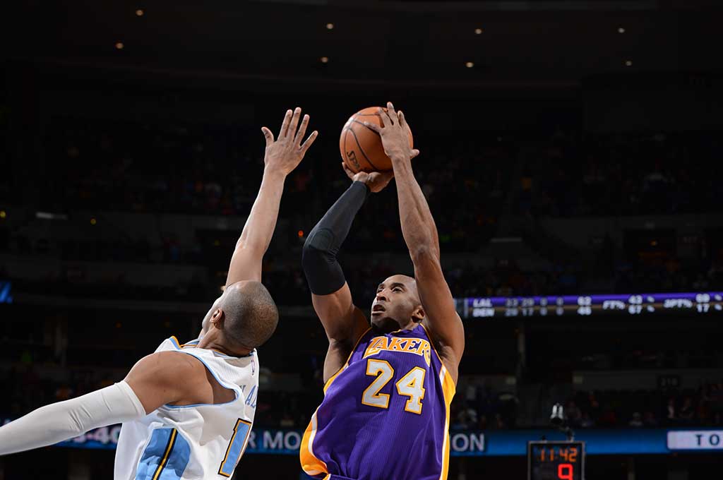 Lakers Tundukkan Nuggets, Bryant Cetak Triple-Double
