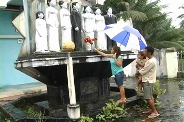 Tragedi AirAsia Ingatkan Kembali Duka Keluarga Korban Adam Air 