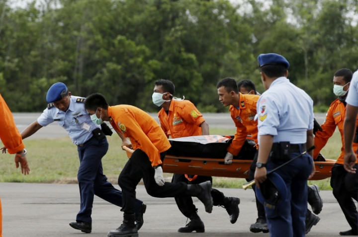 Begini Cara Identifikasi Korban AirAsia QZ8501 (1)  