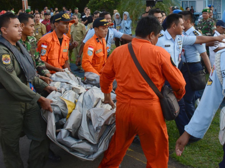  Begini Cara Identifikasi Korban AirAsia QZ8501 (3-habis)