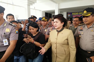 Datangi Keluarga Korban AirAsia, Menkes Sampaikan Bela Sungkawa