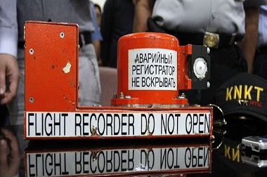 Pelampung Suar Diletakkan untuk Menandai Penemuan Badan Pesawat dan Blackbox