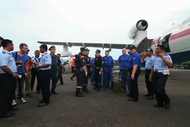 17 Penyelam Rusia Terjun Cari AirAsia QZ8501