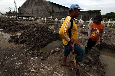 Sebelas Makam Disiapkan untuk Korban QZ8501 di Surabaya   