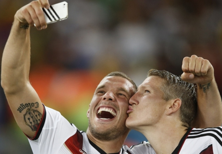 Matthaus: Podolski Lebih Sering <i>Nge-Tweet</i> Ketimbang Bermain