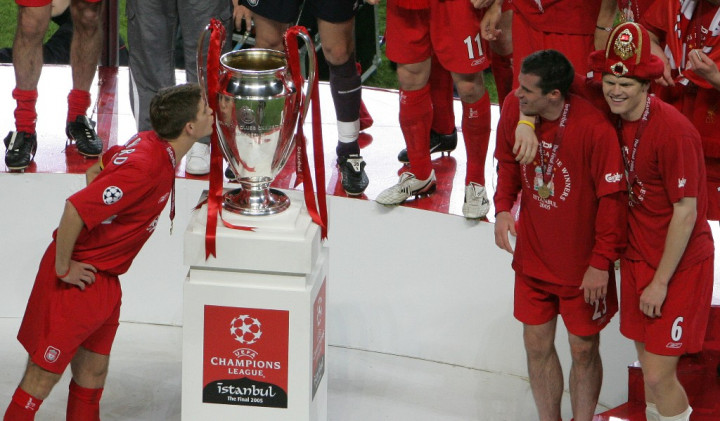 Gerrard Telah Menunggu Kepastian Kontrak Baru Pasca Piala Dunia 2014