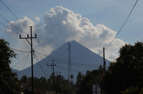 Gempa Vulkanik Masih Terjadi Di Gunung Soputan