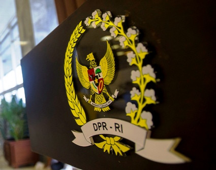 Jokowi Cabut Larangan Menteri ke DPR?