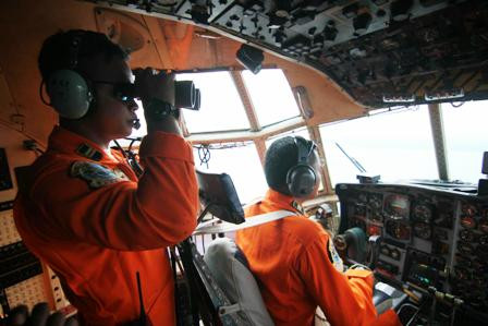 Basarnas belum Pastikan Sinyal Ping dari Kotak Hitam AirAsia