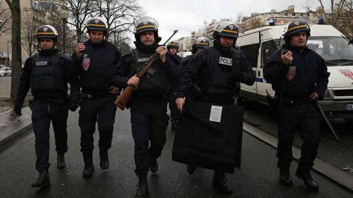 Dua Tewas, Lima Disandera di Toko Kelontong Paris