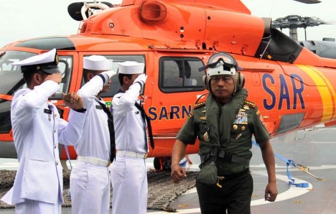 Ada Banyak Jenderal, Basarnas Yakin Ekor QZ8501 Terangkat