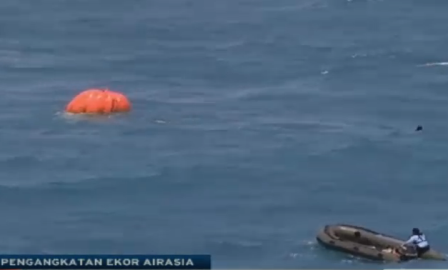 Penyelam Pengevakuasi Ekor AirAsia QZ8501 Dapat Kenaikan Pangkat