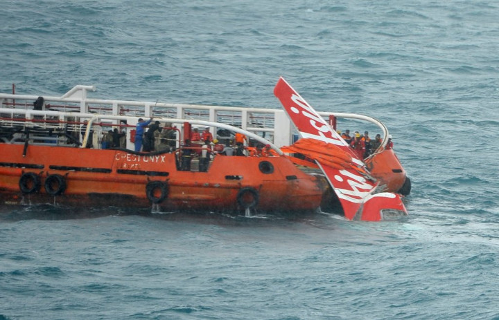 Sinyal Ping <i>Black Box</i> AirAsia Berada 4,5 Km dari Ekor Pesawat  