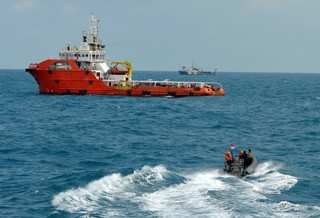 KNKT Kirim Tiga Kapal ke Lokasi Sinyal Kotak Hitam QZ8501