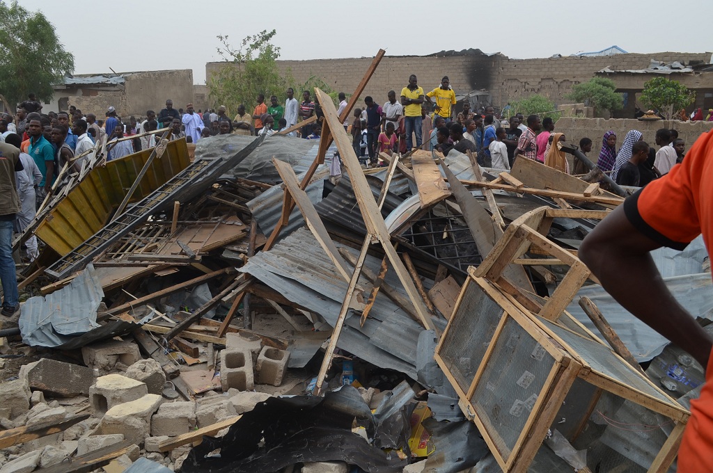 Kawasan padat penduduk di Maiduguri, Nigeria, hancur akibat dua ledakan bom - AFP / JOSHUA OMIRIN