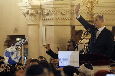 PM Israel Puji Keberanian Pria Muslim di Prancis