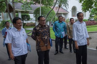 Jokowi Meminta Pengusaha Muda Indonesia tak Gentar Hadapi MEA 2015