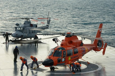 CVR AirAsia QZ8501 Berhasil Diangkat