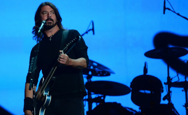 Kejutan Ultah Dave Grohl 