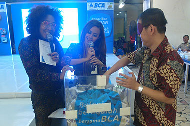 BCA Dorong Masyarakat Transaksi Nontunai