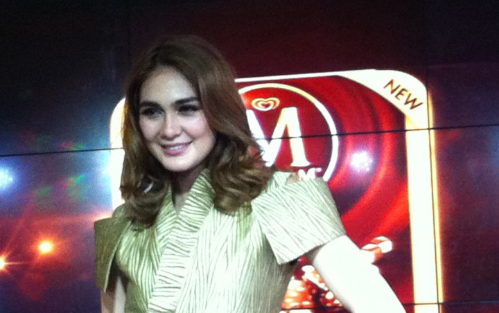 Luna Maya akan Luncurkan Bisnis Clothing Line Sendiri