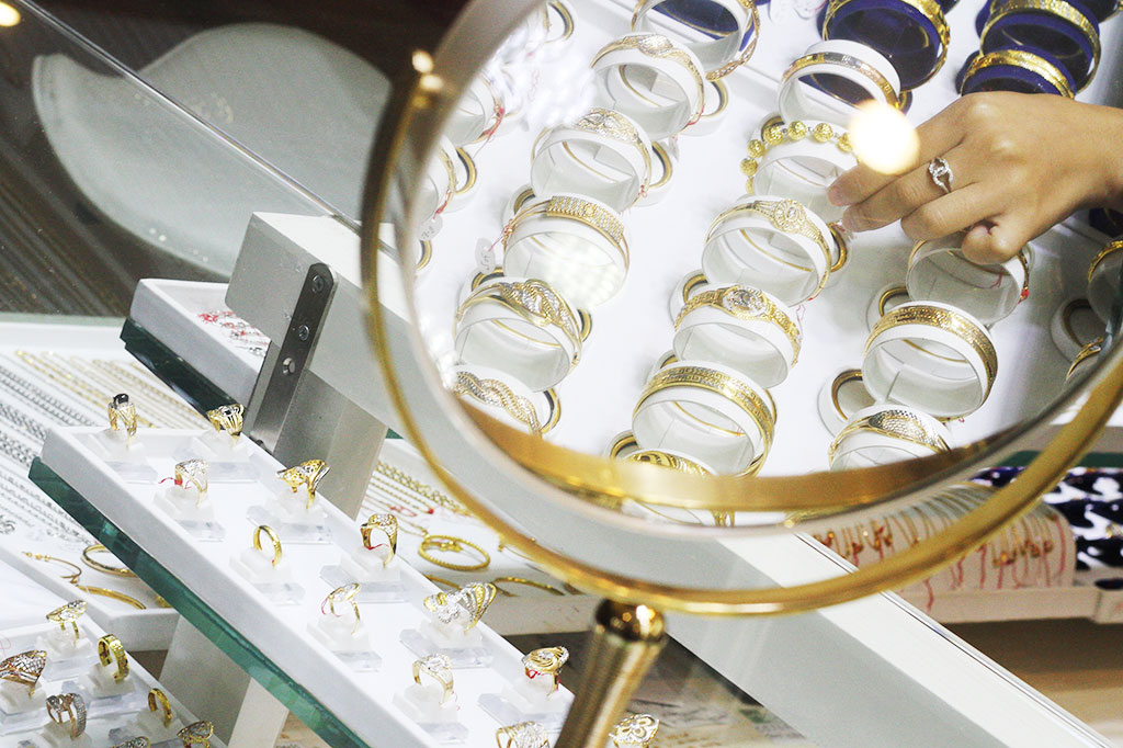 Perhiasan Masuk Daftar Obyek Pajak Penjualan atas Barang Mewah