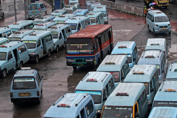 Tarif Angkutan Umum DKI Jakarta Turun Rp500